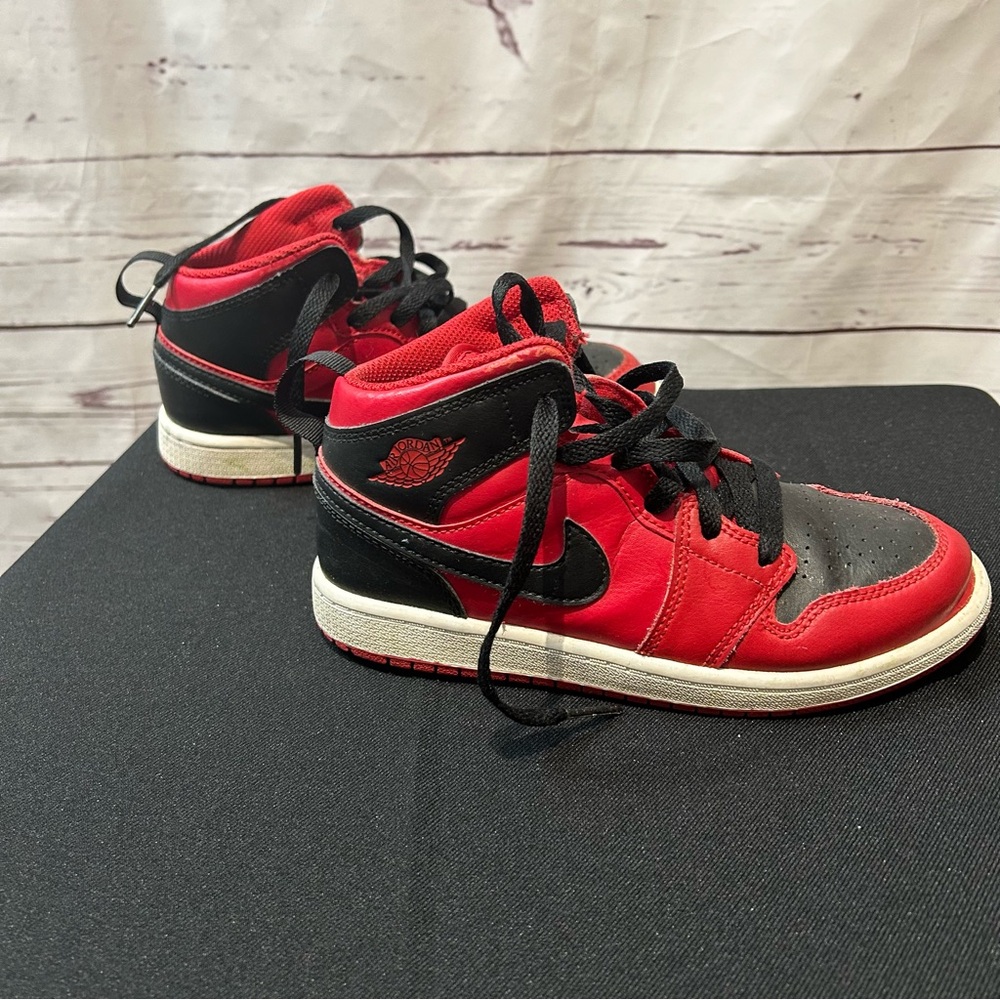 Nike Jordan’s youth shoes size 2